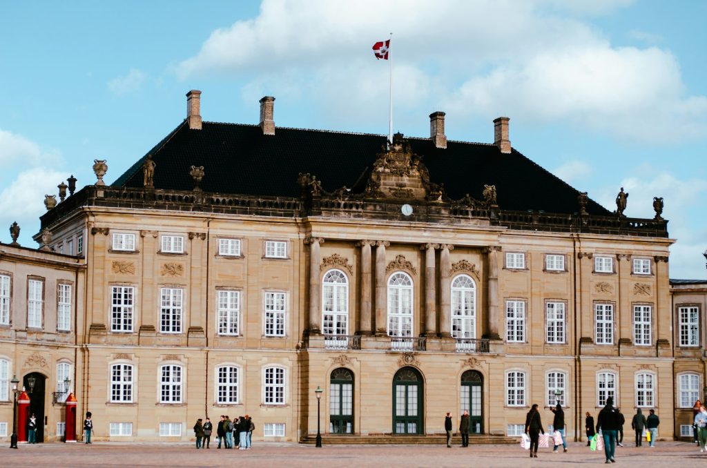 Palacio Real de Amalienborg residencia de la familia real danesa en Copenhague
